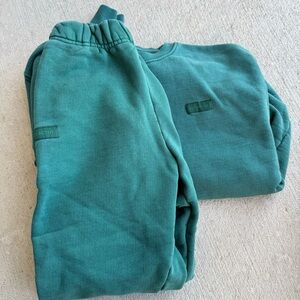 Set Active• Sweatsuit Set